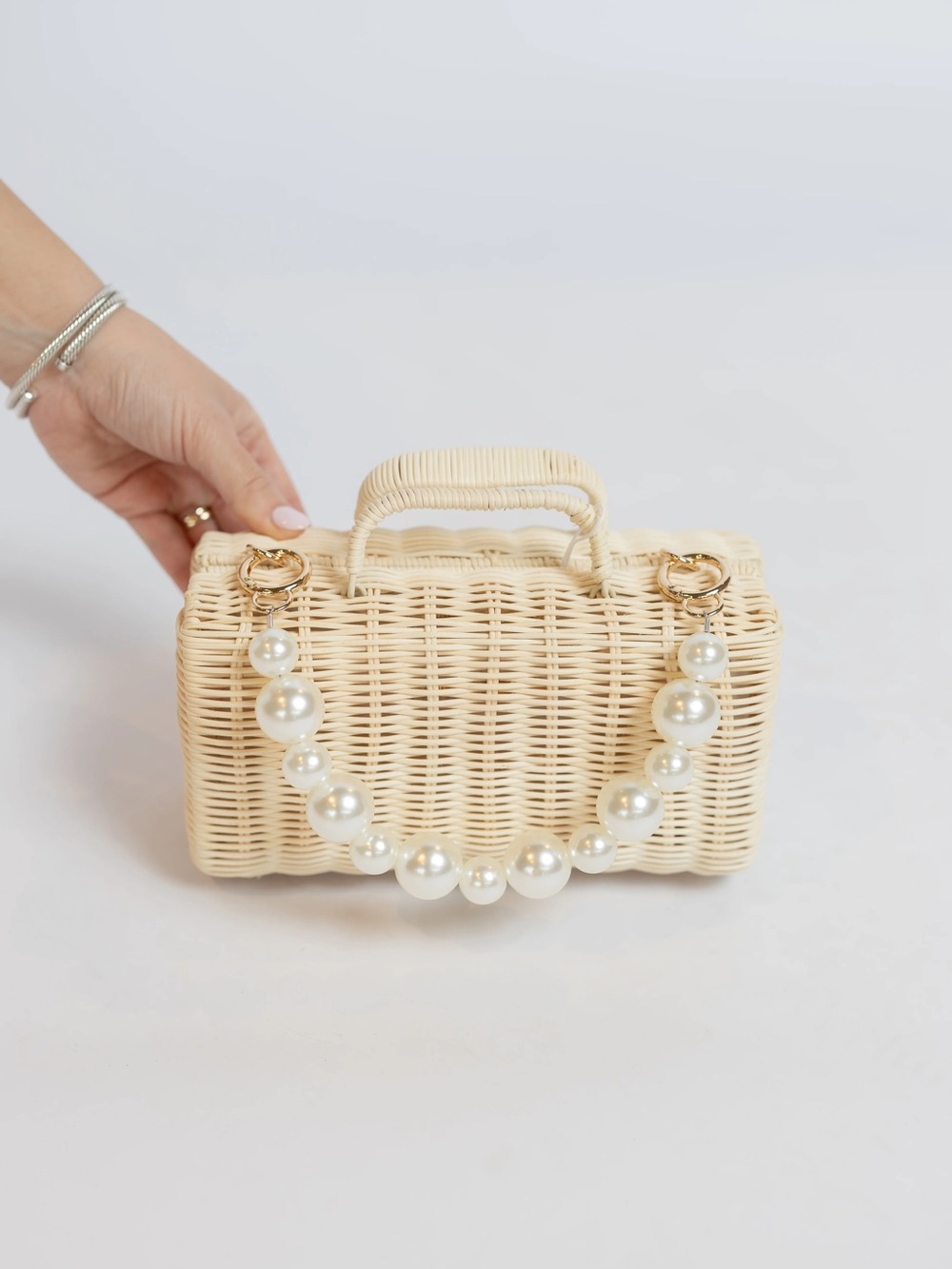 Everly Pearl Wicker Bag